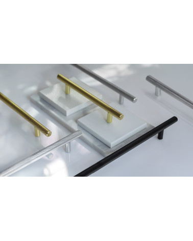 Maniglia per mobile CRUSO maniglie design presentate su delle placche