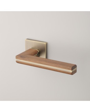 Maniglia per porta in legno di noce nero e ottone anticato CYRILLA