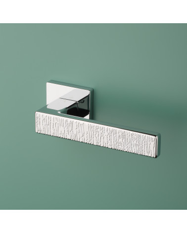 Maniglia per porta in zama AMARYLIA maniglia design vista inclinata