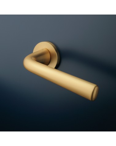 Maniglia per porta Oro opaco TULIPA porta interna design montata su una porta