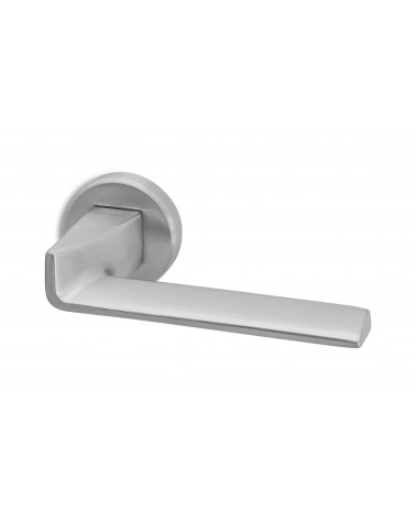Maniglia per porta in cromo satinato Ento Edge design