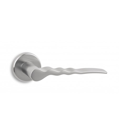 Maniglia per porta cromata satinata Ento Flow design