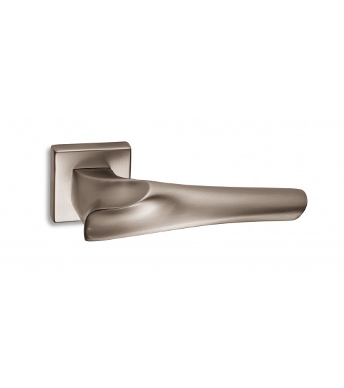 Maniglia per porta nichel satinato Ento Anatomica ferramenta design