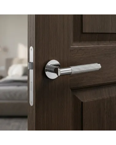 Maniglia per porta dallo stile texturizzato LIVIA
