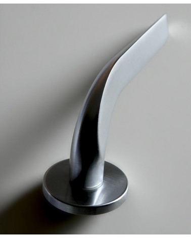 Maniglia per porta in ottone Mandelli Coupé design vista ingrandita