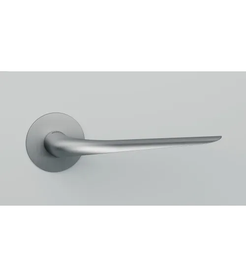 Maniglia per porta in ottone Mandelli Coupé design