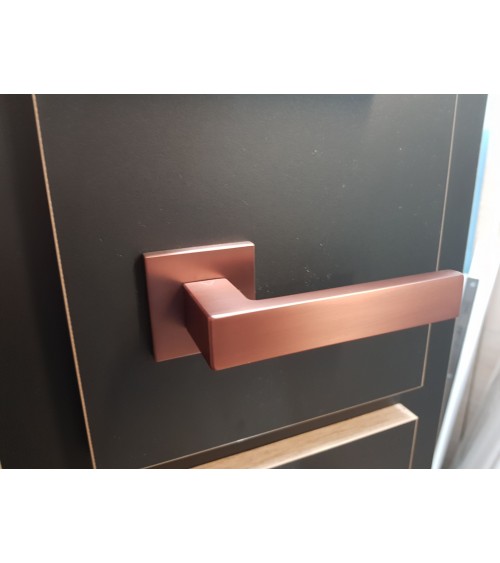 Maniglia per porta colore rame WARNA maniglia design
