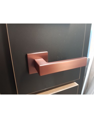 Maniglia per porta color rame WARNA maniglia design vista dall'alto