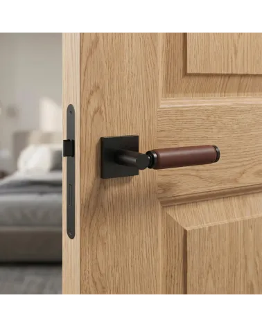 Maniglia per porta quadrata ottone e pelle scura TUPAI 4200/201 - MillaManiglie