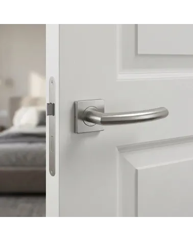 Maniglia per Porta Classica dal design senza tempo - Modello KVADRAT 1707
