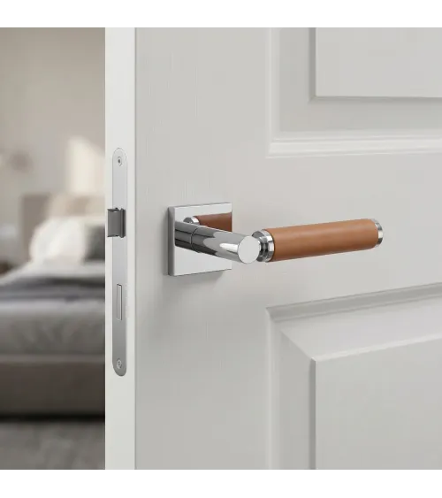 Maniglia per porta cromata lucida in pelle chiara TUPAI 4200/200 quadrata - maniglia design