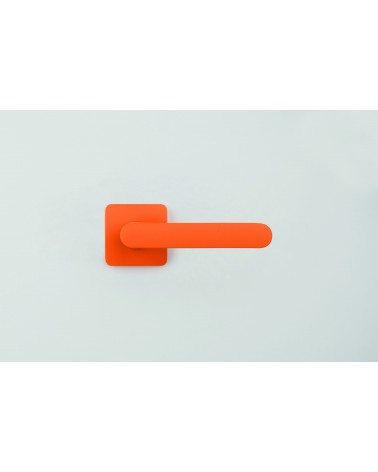 Maniglia per porta di colore arancione tramonto, placca quadrata - Colombo Design Mood OneQ - maniglia design