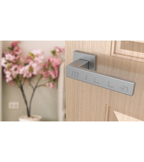 Maniglia per porta cromata satinata PINA design
