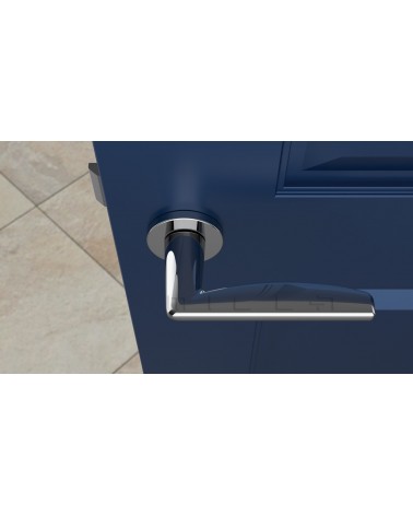 Maniglia per porta LUNA in cromo lucido design vista dall'alto montata su una porta
