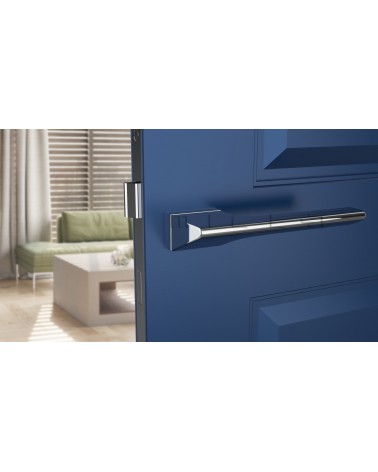 Maniglia per porta cromo lucido LUPINA maniglia design vista frontale montata su una porta