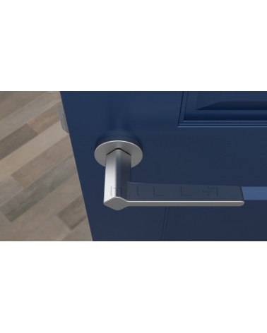 Maniglia porta cromo satinato NINFEA maniglia design vista dall'alto montata su una porta 2