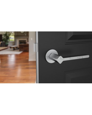 Maniglia porta cromo satinato NINFEA maniglia design vista frontale montata su una porta 1