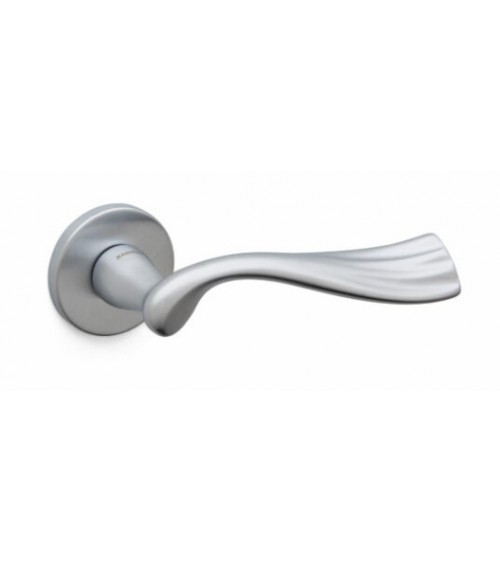 Maniglia per porta cromata satinata Mandelli River maniglia design