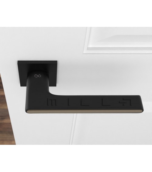 Maniglia per porta bicolore nera e dorata su placca quadrata - modello Ferrara - maniglia design
