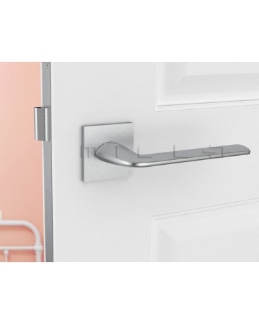 Maniglia per porta cromo spazzolato STINGER maniglia design vista frontale montata su una porta