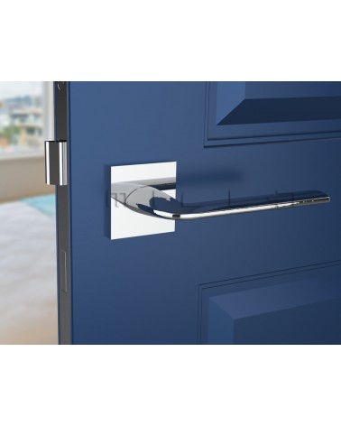 Maniglia per porta cromo lucido STINGER maniglia design vista frontale montata su una porta