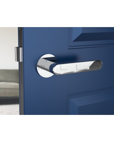 Maniglia per porta cromo lucido Line Vénus maniglia design vista inclinata montata su una porta