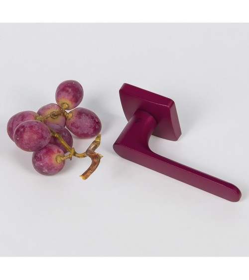 Maniglia per porta di colore Viola Bordeaux tramonto - Moon One Carré - maniglia design