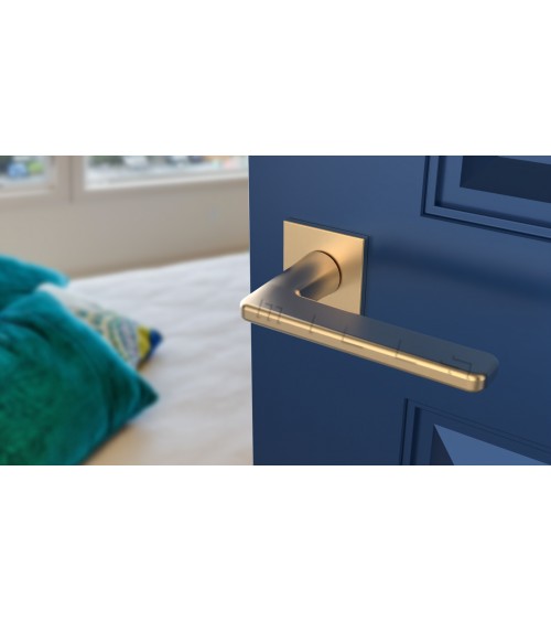 Maniglia per porta su placca quadrata SETIA ferramenta design colore 5