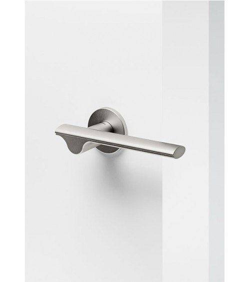 Maniglia per porta in ottone Mandelli Ara design