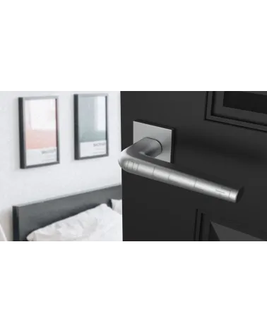 Maniglia per porta in cromo lucido su placca quadrata FUNKIA - maniglia design