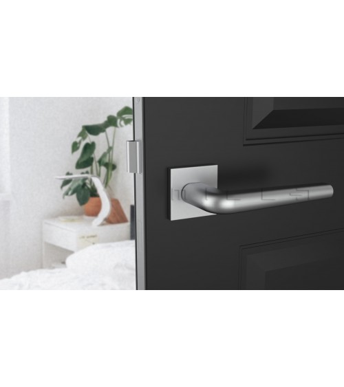 Maniglia per porta in cromo lucido su placca quadrata FUNKIA - maniglia design