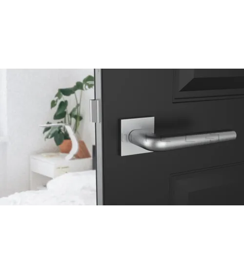 Maniglia per porta in cromo lucido su placca quadrata FUNKIA - maniglia design