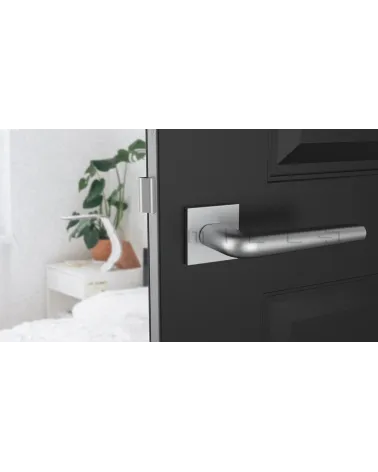 Maniglia per porta in cromo lucido su placca quadrata FUNKIA - maniglia design