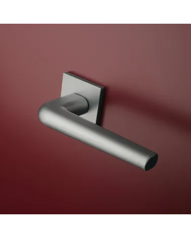 Maniglia per porta in cromo lucido su placca quadrata FUNKIA - maniglia design