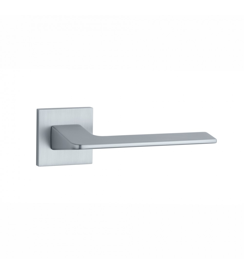 Maniglia per porta su placca quadrata OMA design