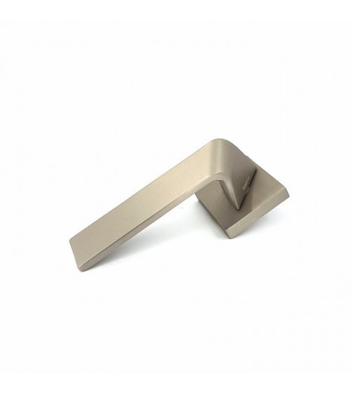 Maniglia per porta Buzz QR con rosetta chiave WC - ferramenta design