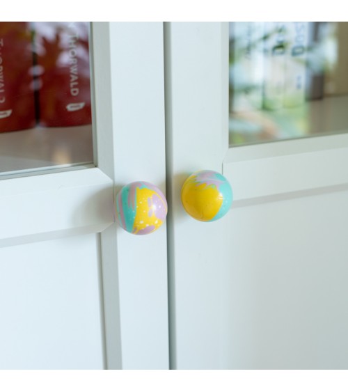 Pomello per mobile in legno di faggio giallo funky design