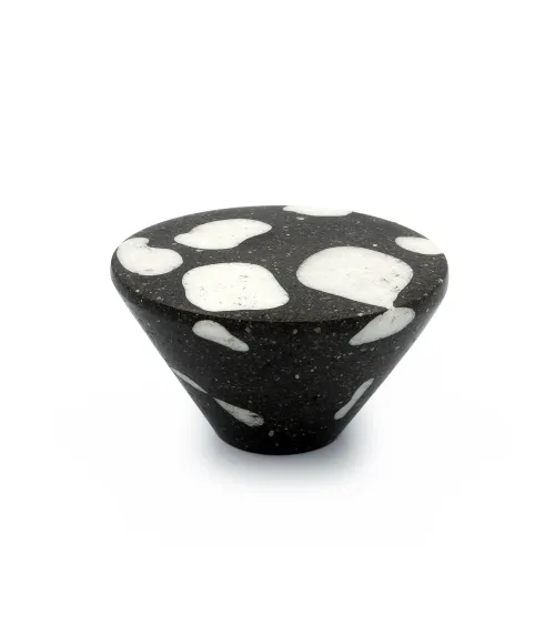 Pomello per mobile in cemento - Urbi & Orbi Demenico Rocks Cono - maniglia design