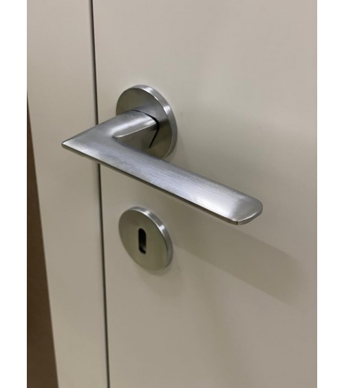 Maniglia per porta in zamak Line GIULIA maniglia design colore 1