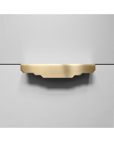 Maniglia per mobile in ottone spazzolato Karla Edge maniglia per camera posata orizzontalmente