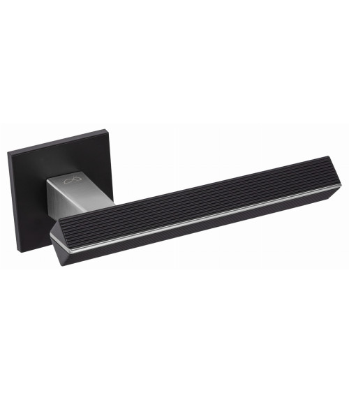 Maniglia per porta bicolore cromo spazzolato/nera CARRERA design