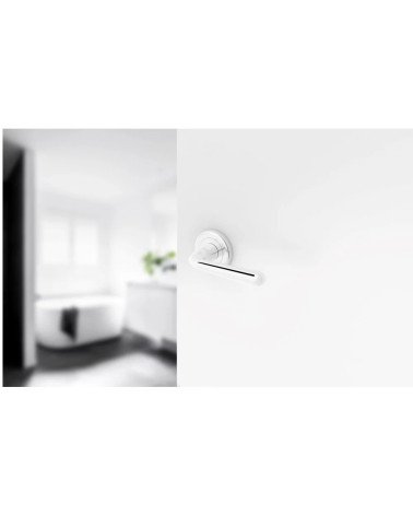 Maniglia per porta in cromo lucido HANDY design montata su una porta