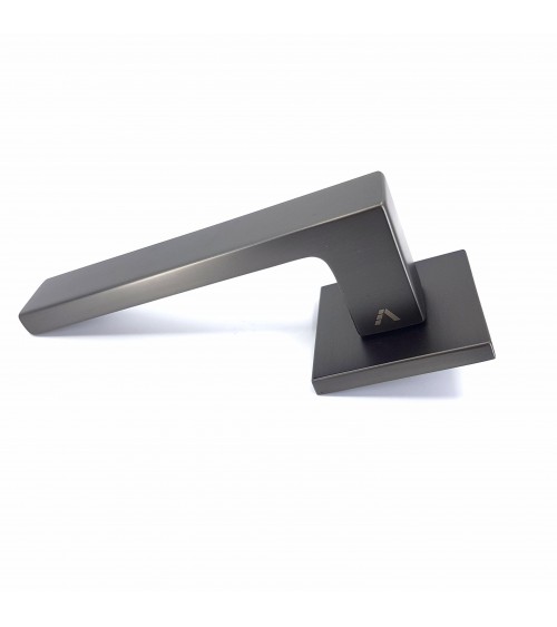 Maniglia per porta in zama WARNA design