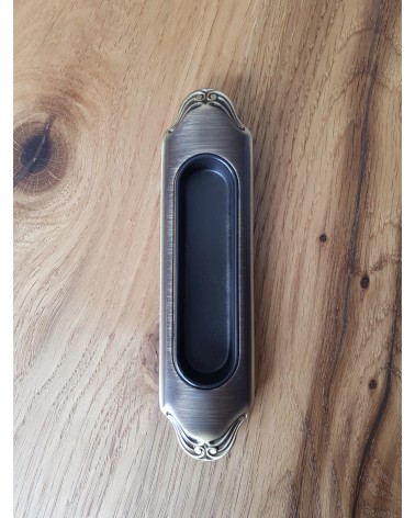 Maniglia per porta scorrevole sobria MANDELLI 1028 ferramenta design colore 3 montata su una placca