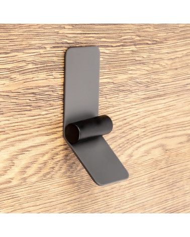 Maniglia per mobile antracite/nero opaco TORN-2 maniglia design fissata su una superficie in legno