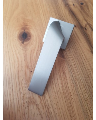 Maniglia per porta Buzz QR con rosetta chiave I - ferramenta design