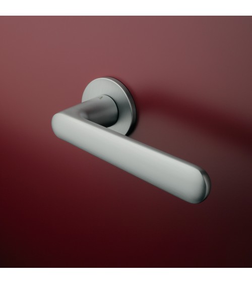 Maniglia per porta in cromo satinato ARIA design