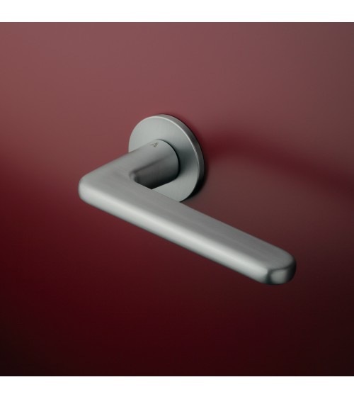 Maniglia per porta cromo satinato LIRA maniglia design