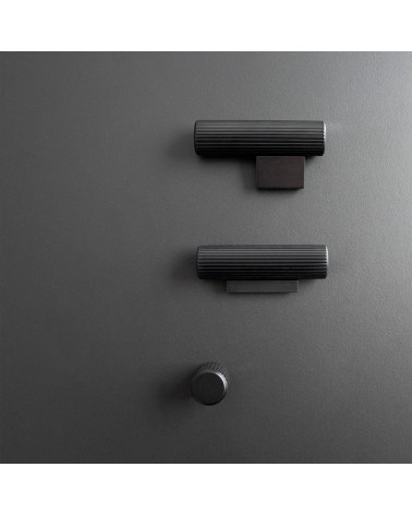 Pomello per mobile nero AVANTI a T maniglia design visto dall'alto