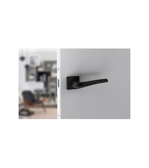 Maniglia per porta nero opaco FLOW su placca quadrata - maniglia design